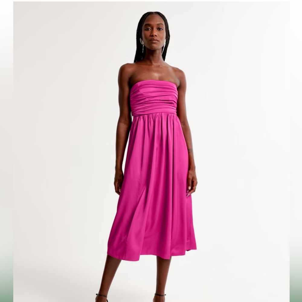 ABERCROMBIE AND FITCH
Emerson Ruched Strapless Midi Dress